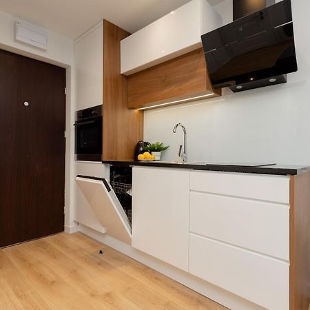 Studio Bruna Metro Pole Mokotowskie By Noclegi Renters วอร์ซอ ภายนอก รูปภาพ